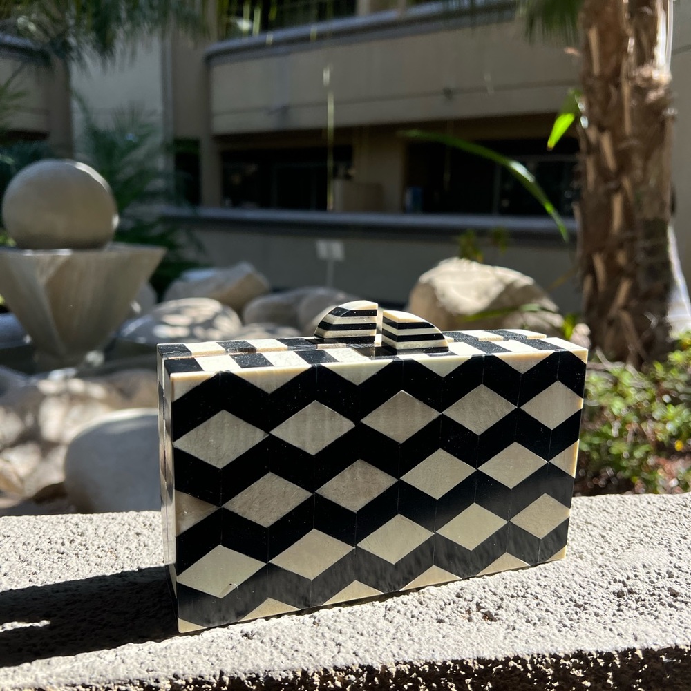 Vintage checkered clutch, gold chain included